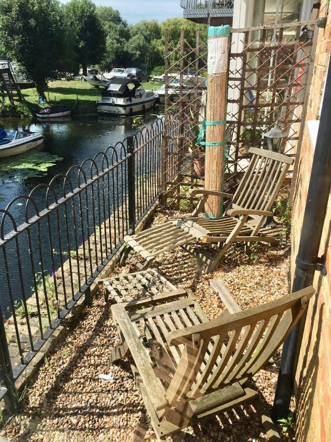 River Courtyard Apartment In The Heart Of Stneots Saint Neots Exterior photo